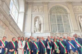 FESTA DELLE AUTONOMIE: I SINDACI ASMEL AL PALAZZO REALE PER FESTEGGIARE UNA VITTORIA STORICA
